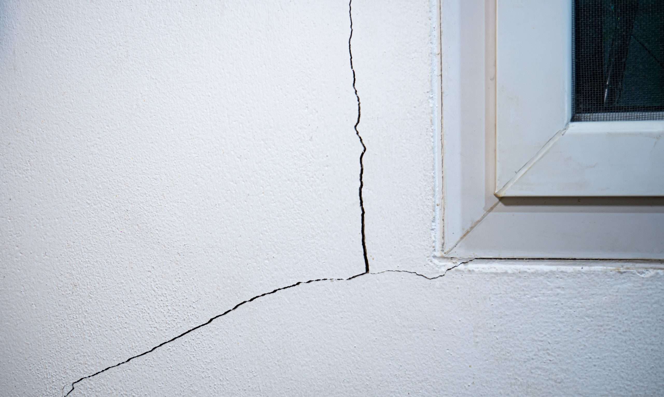 Diagonal crack example